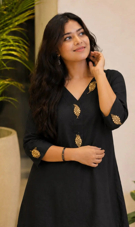 Black Embroidered Dola Silk Kurta Pant Set