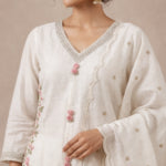Ivory malmal blend kurta pant set with embroidered chiffon dupatta