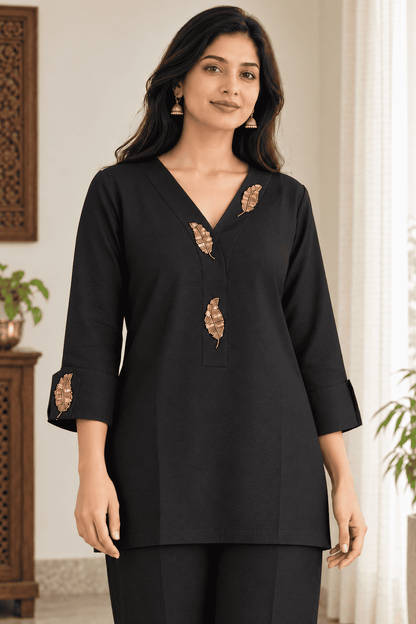 Black Embroidered Dola Silk Kurta Pant Set