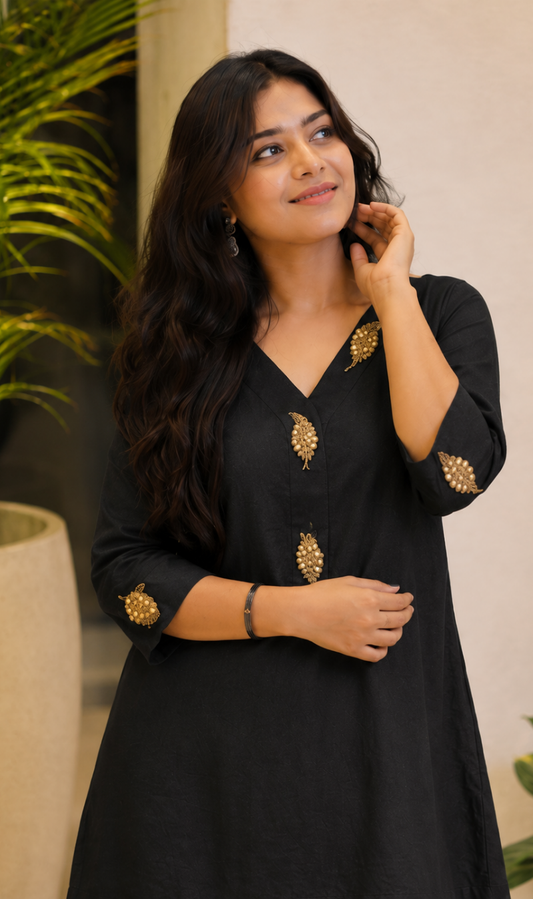 Black Embroidered Dola Silk Kurta Pant Set