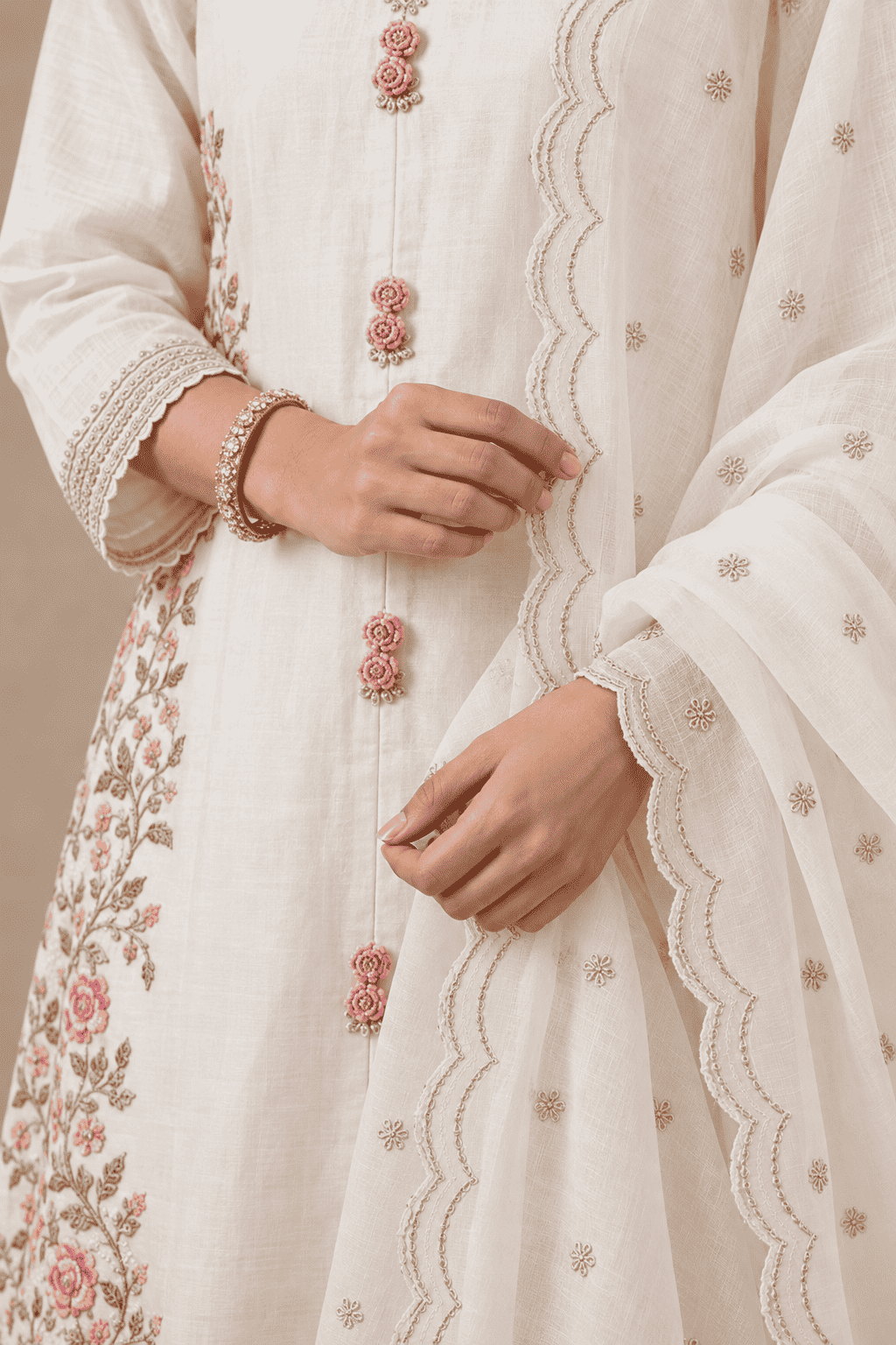 Ivory malmal blend kurta pant set with embroidered chiffon dupatta