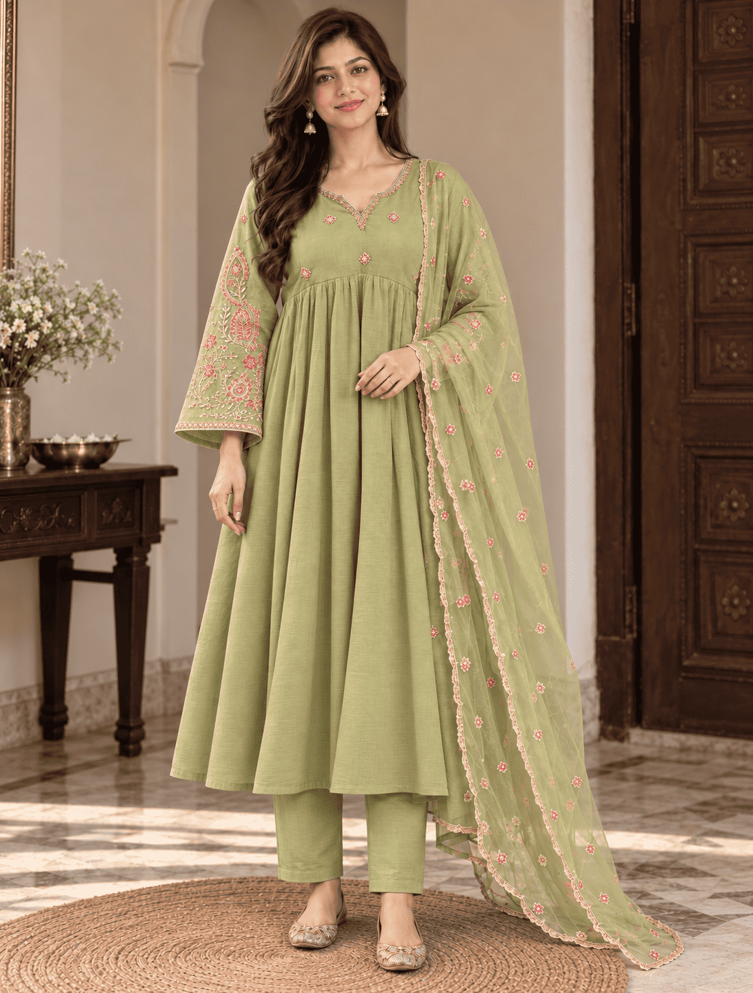 Green silk blend with embroidery kurta pant with net dupatta