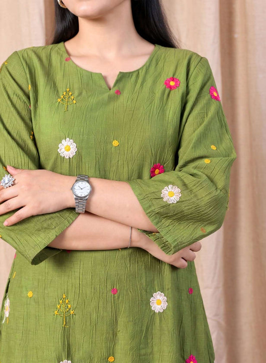 Mehendi Green Embroidered Crushed Palli Silk Kurta and Pant with Dupatta