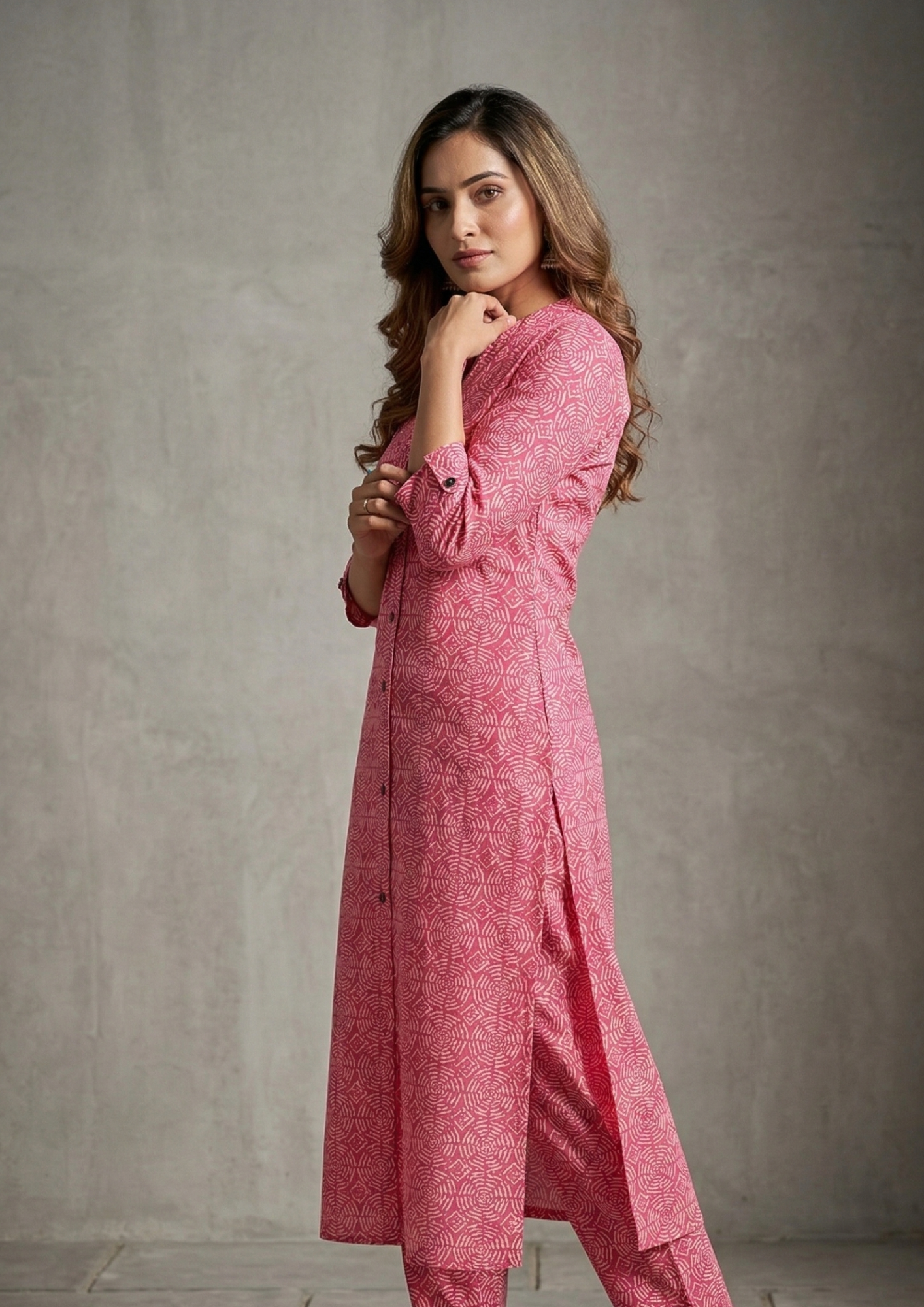 Pink cotton kurta with white circular geometric printed contemporary design pattern