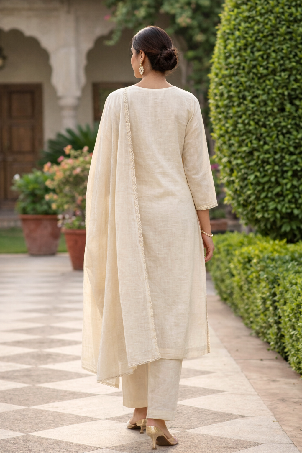 Ivory Malmal Embroidered Kurta and Straight Pant with dupatta